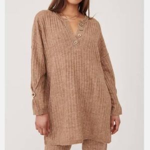 BNWT- Free People Around the Clock Pullover